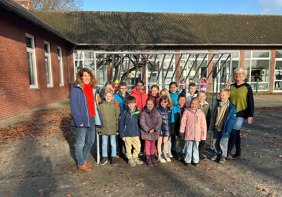 zweites-fu-balltor-ist-da-anna-katharina-emmerick-grundschulverbund