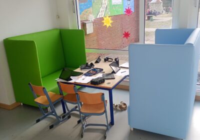 Zwei Sofas ziehen ein