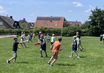 Wasserschlacht auf der Fußballwiese
